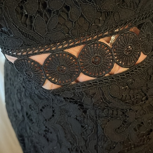 Stunning lace Bardot dress - Picture 4 of 6